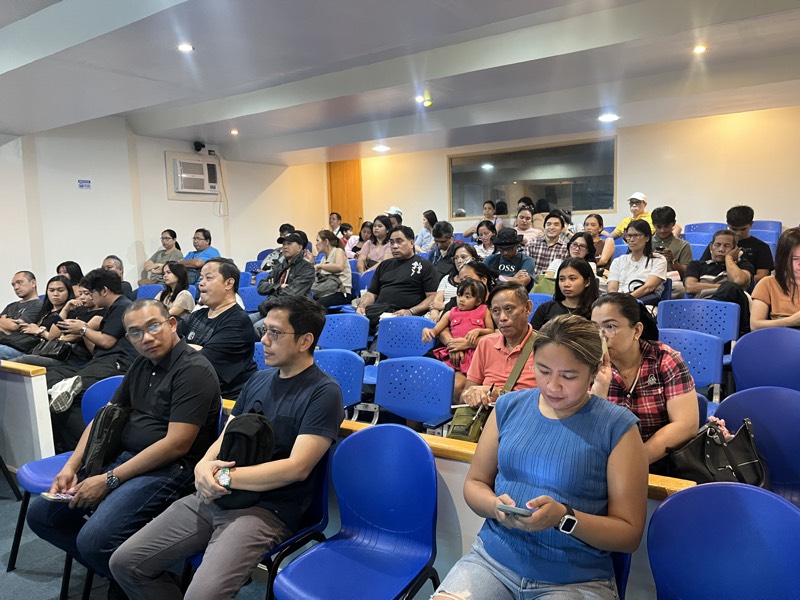 A diverse crowd of Filipino families seated at the NZIHS April 2026 free immigration seminar.